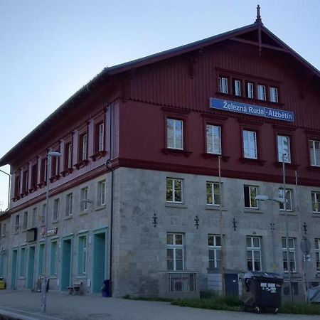 Dopravna Alzbetin Aparthotel Železná Ruda Exteriör bild